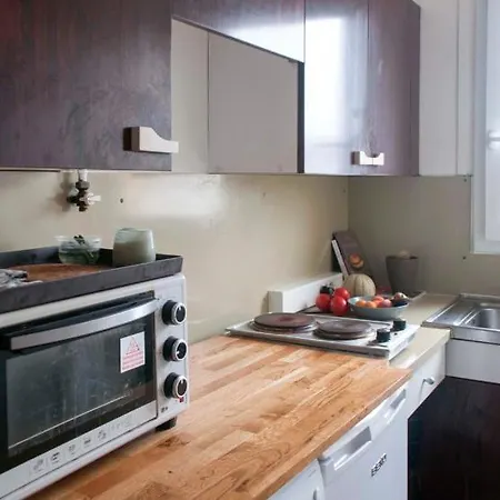 Bright Studio Near Bastille Parijs